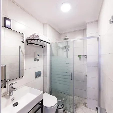Aparthotel Oezguem *
