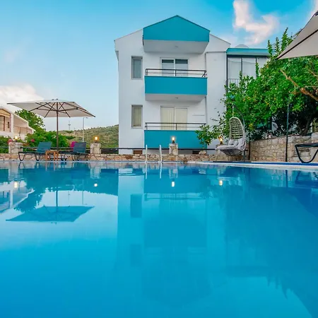 Oezguem Apartmanhotel 4*