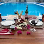 Oezguem Apartmanhotel Datça