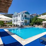 Oezguem Apartmanhotel 4*