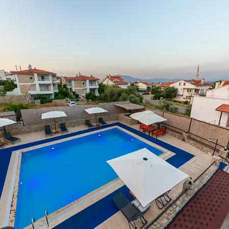 Oezguem 4* Datça