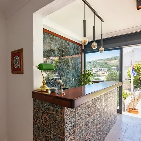 Apart Otel Oezguem Datça