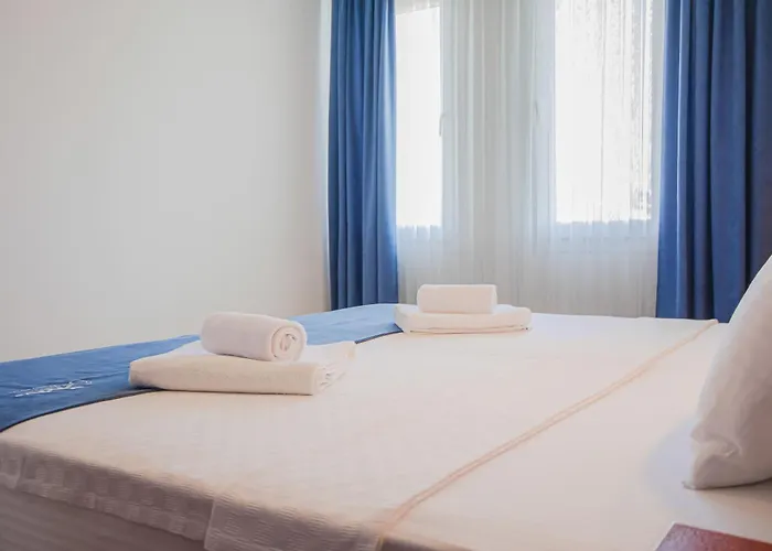 Ξενοδοχείο με διαμερίσματα Oezguem Datca